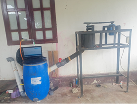 Reactor equipped with a chopping machine and measuring instruments